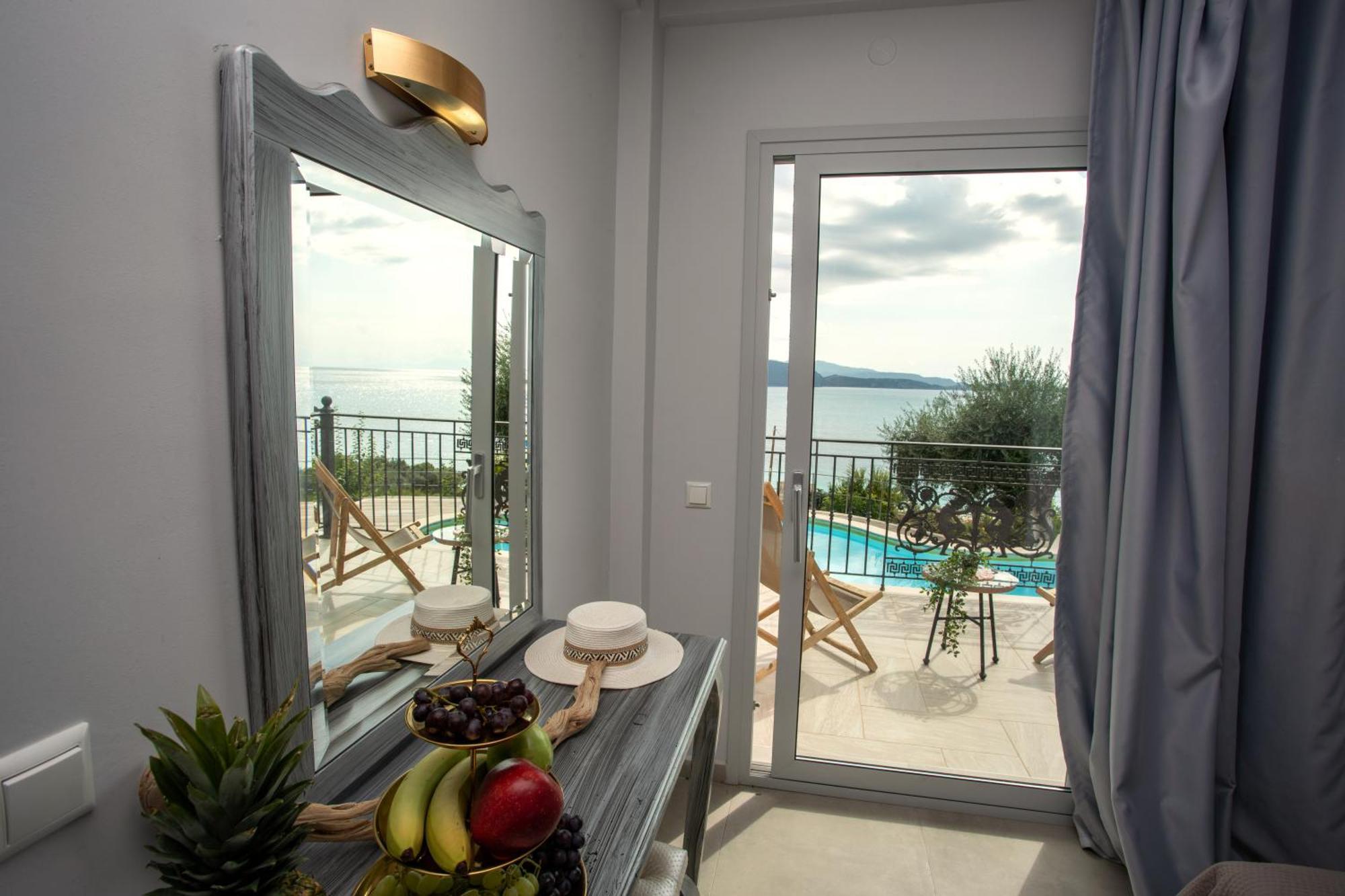 Enjoy Lichnos Bay Village, Camping, And 2*
