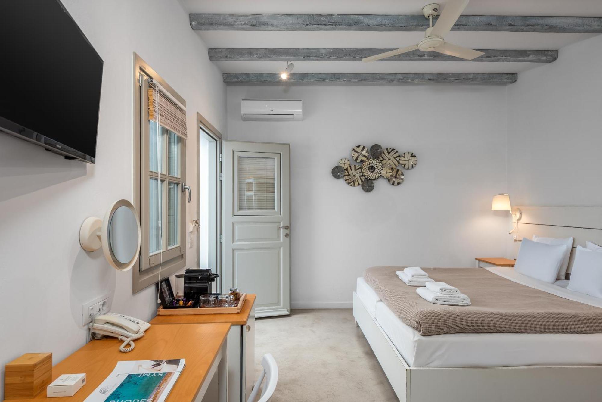 Lindos Comfy Suites 4*