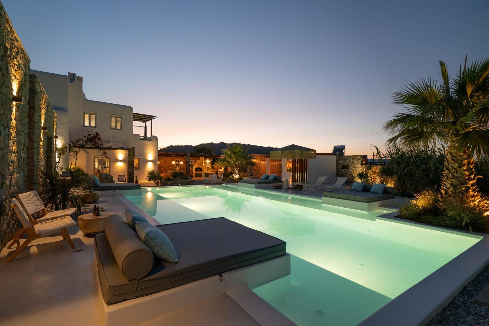 Myconian Theros Luxury Hotel *