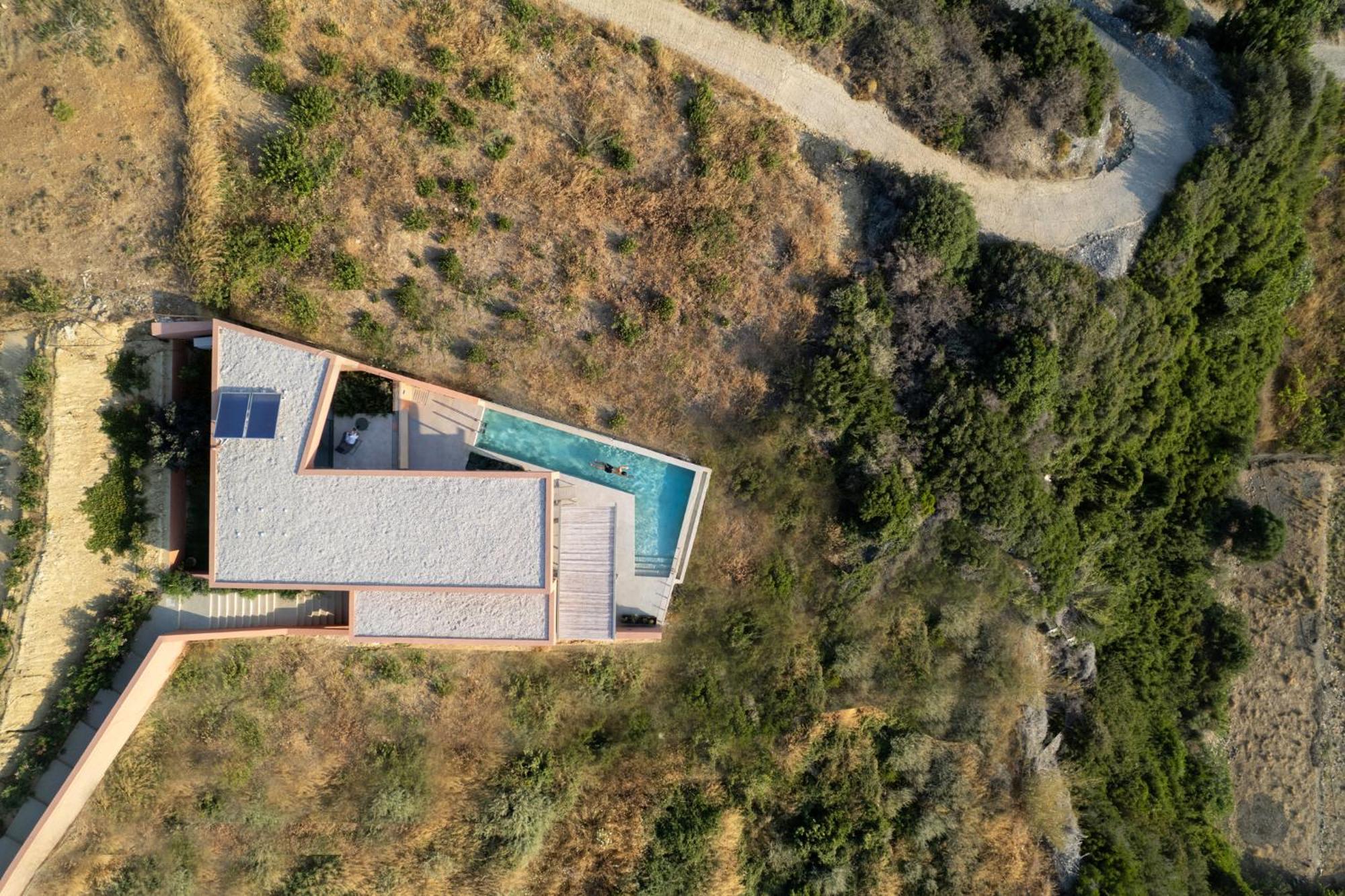 Villa Casa Tarrha- Beachfront With Heated Pool