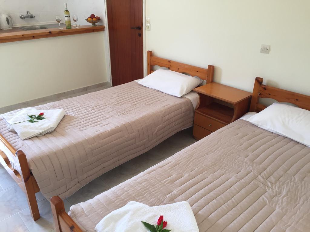Family Studios * Marathias (Corfu)