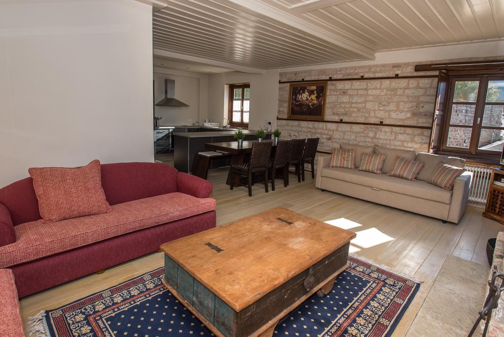 Guest house Epoches Karpenisi