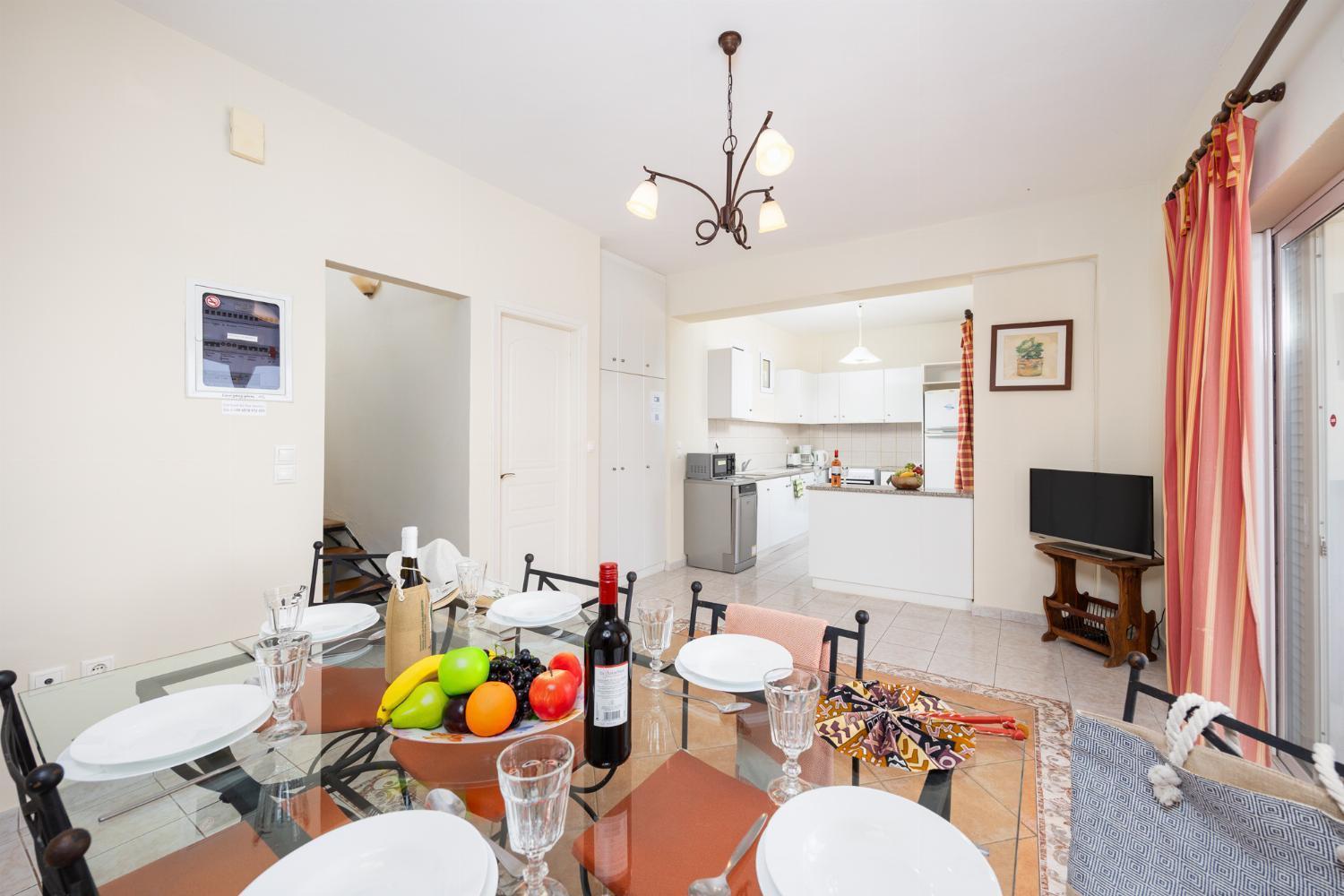 Skala Yellow Villa *
