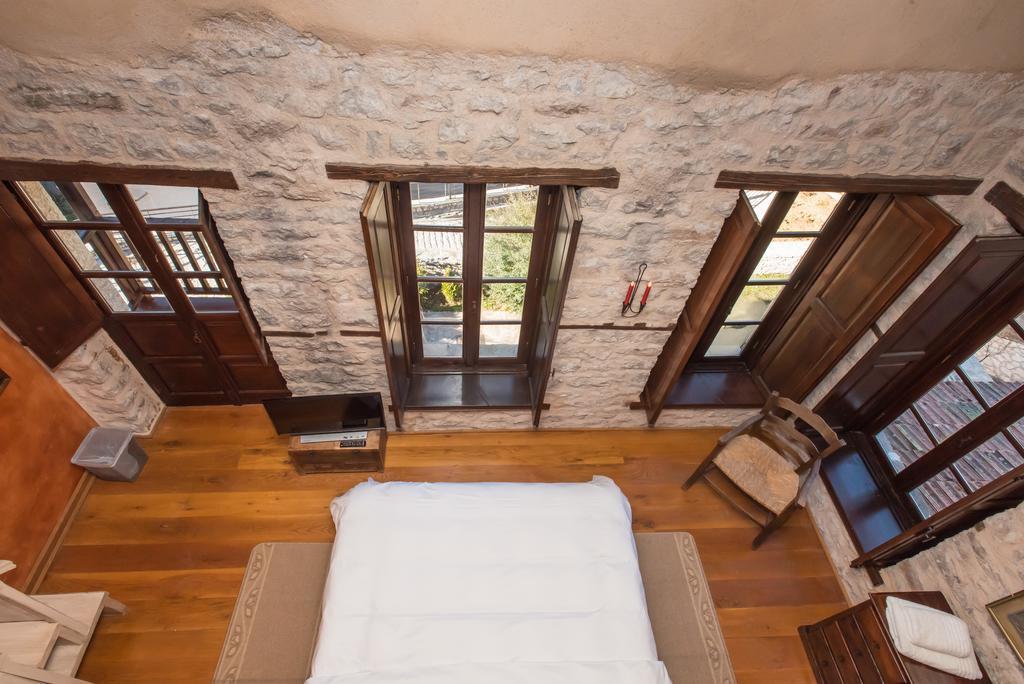 Epoches 3* Karpenisi