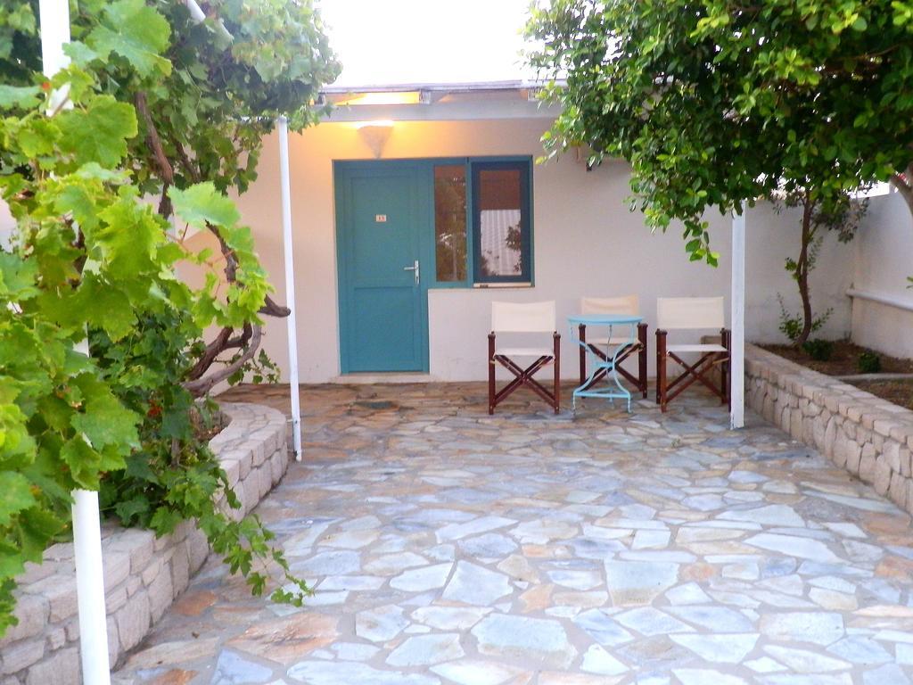 Parasporos Village 2* Adamantas (Milos)
