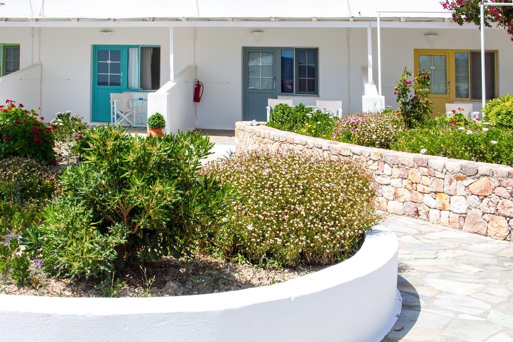Parasporos Village Aparthotel
