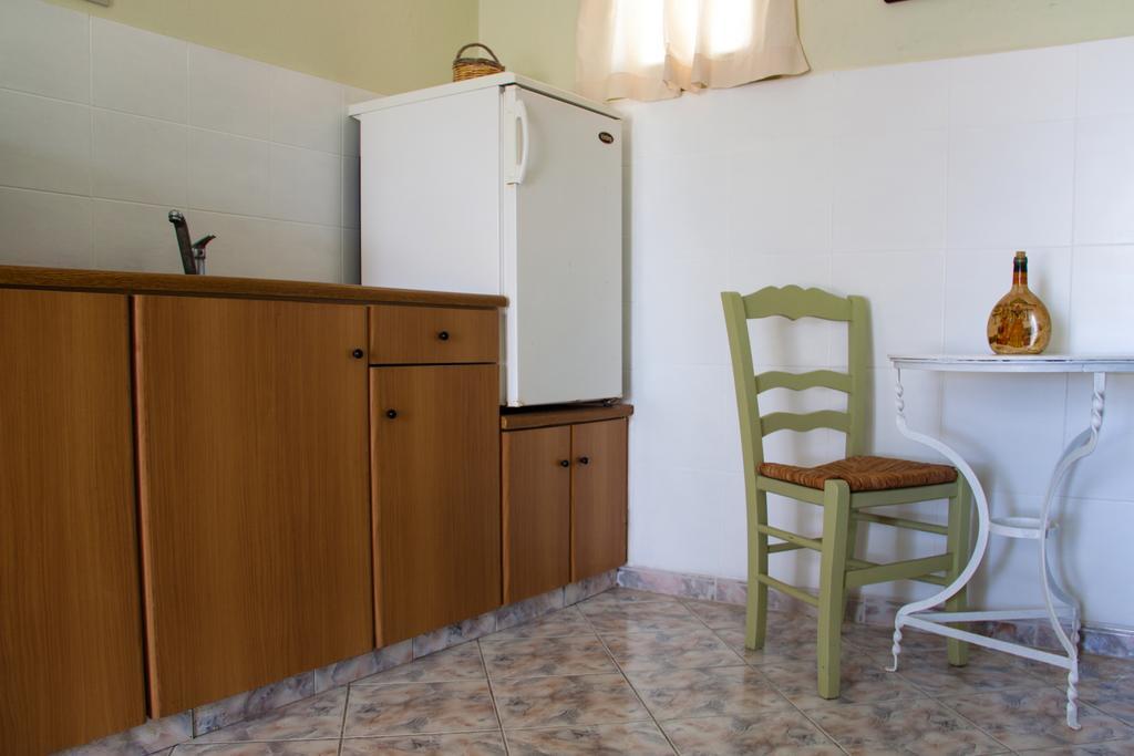 Parasporos Village Aparthotel