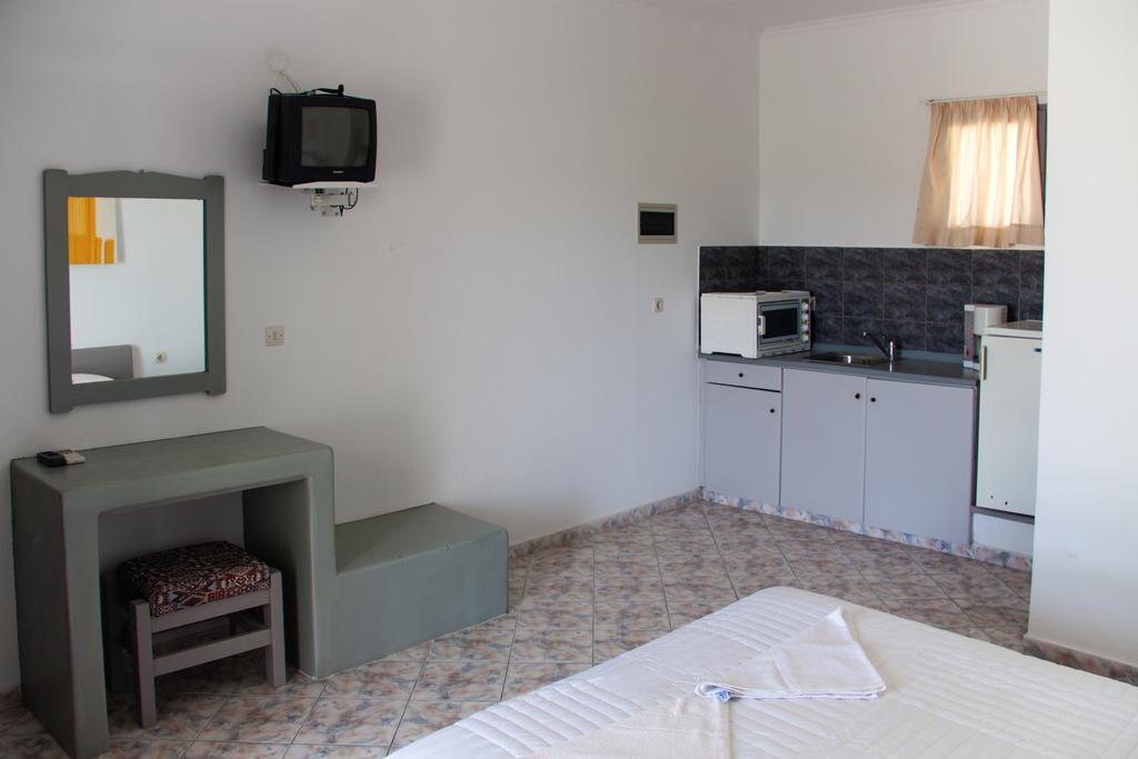 Aparthotel Parasporos Village 2*