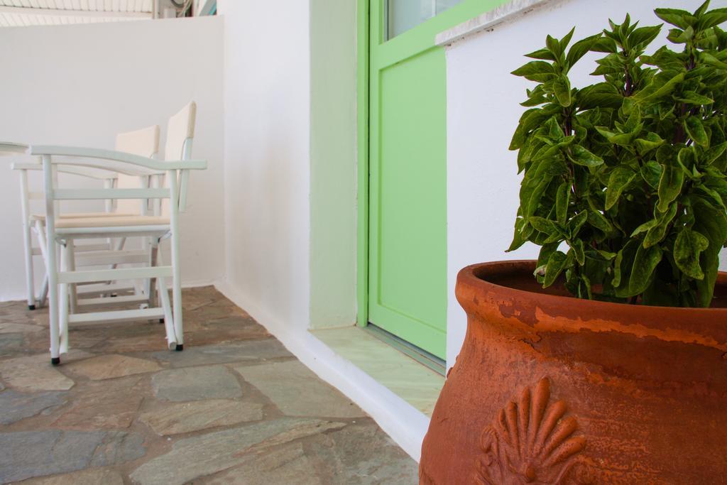 Parasporos Village Aparthotel Adamantas (Milos)