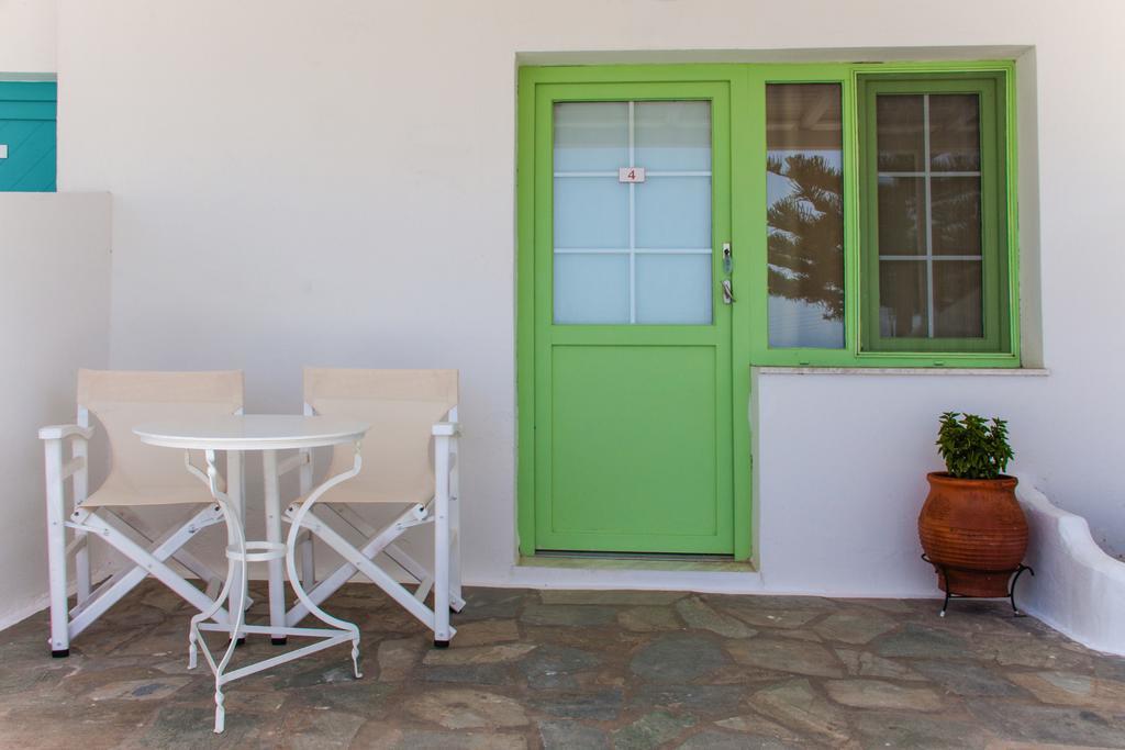 Parasporos Village Aparthotel Adamantas (Milos)