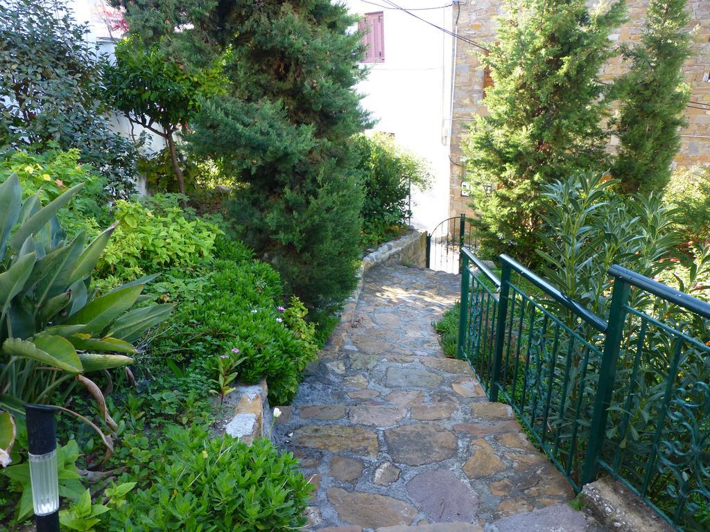 Efterpi Apartment