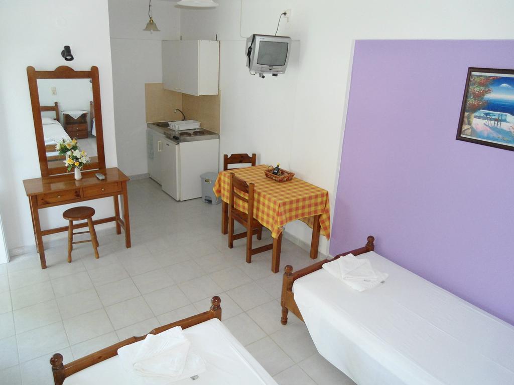 Evi And Aparthotel 3*