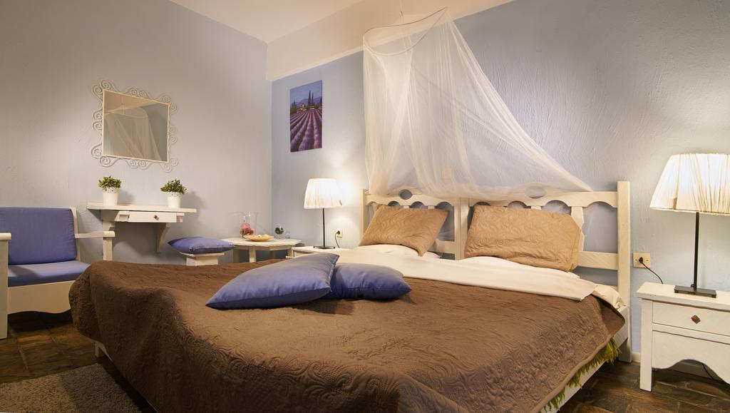 Hotel Greek House 2*