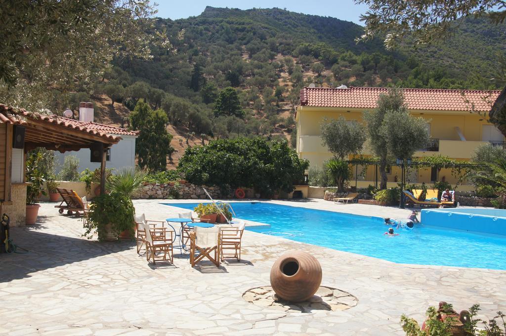 Aparthotel Limnionas Bay Village Marathokampos