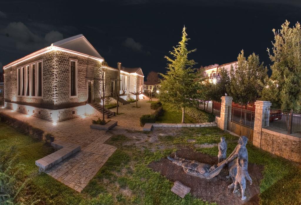 Chrysa Guest house *