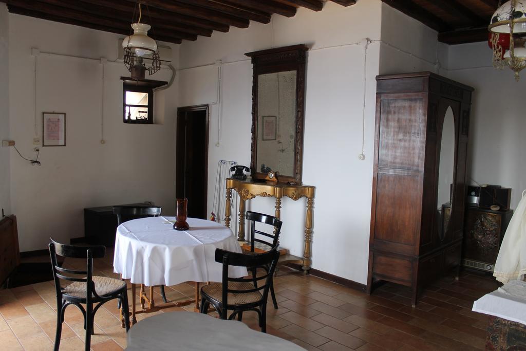Kastro Milos Plaka (Milos)