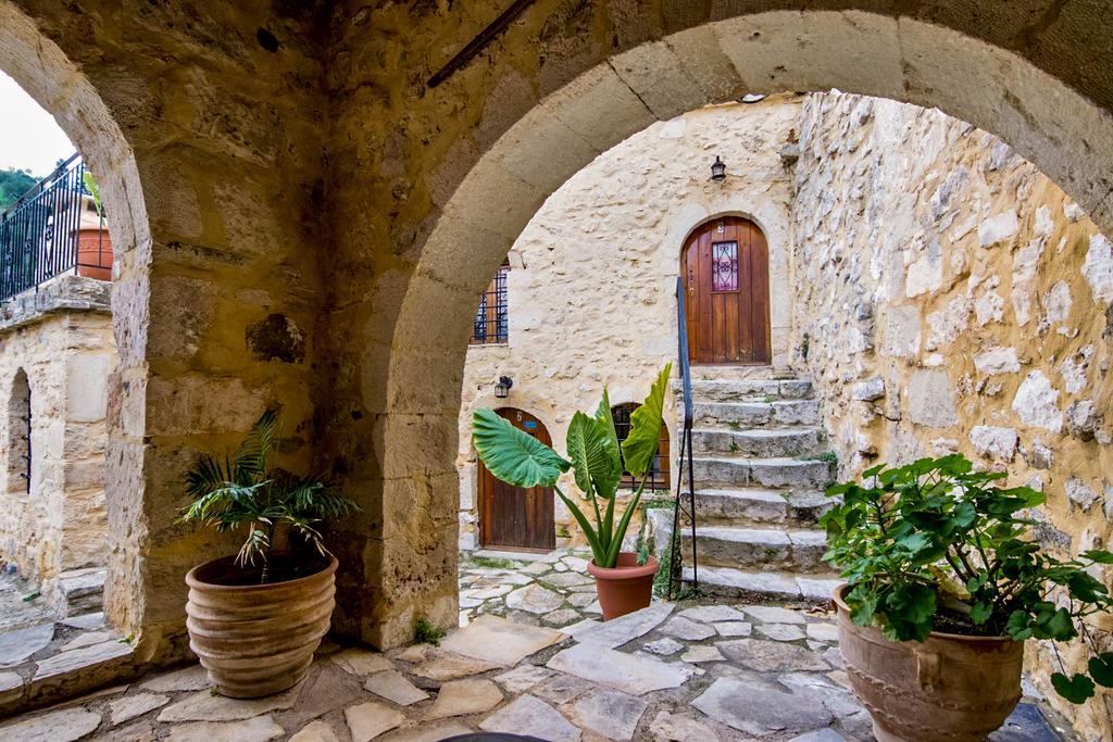 Traditional Stone Aparthotel Vafes