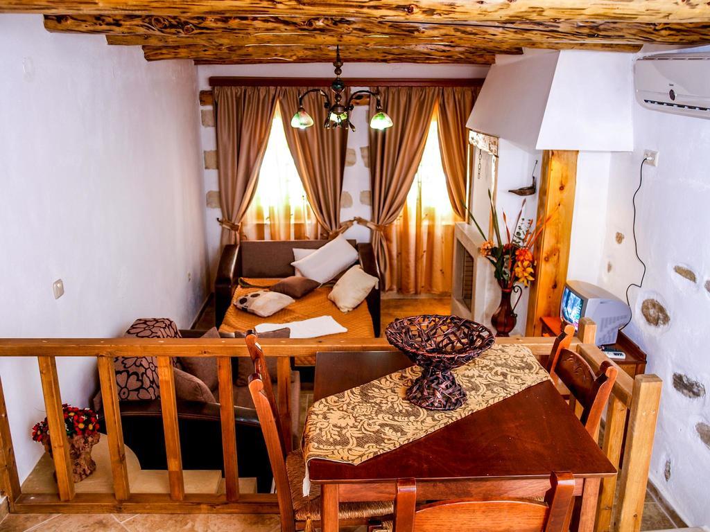 Traditional Stone Aparthotel 3*