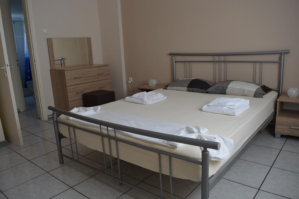 Iro Aparthotel