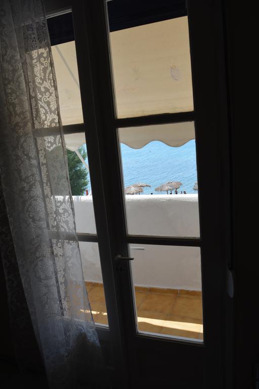 Iro Aparthotel 2*