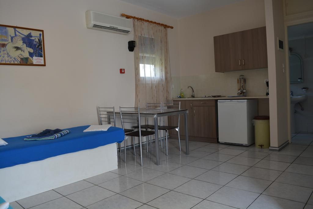 Iro 2* Paralia Agias Foteinis