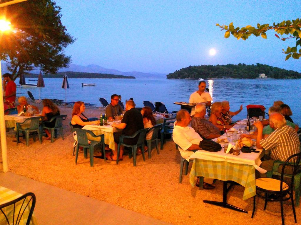 Hotel Avra 3*