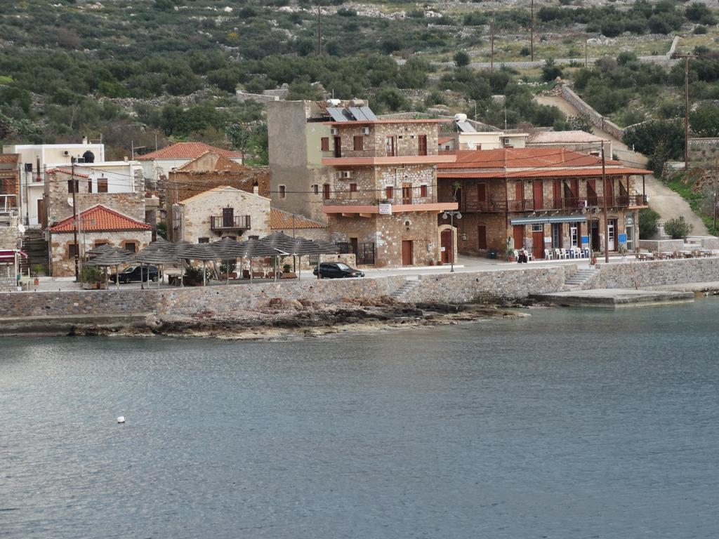 Akrotainaritis Guest house *