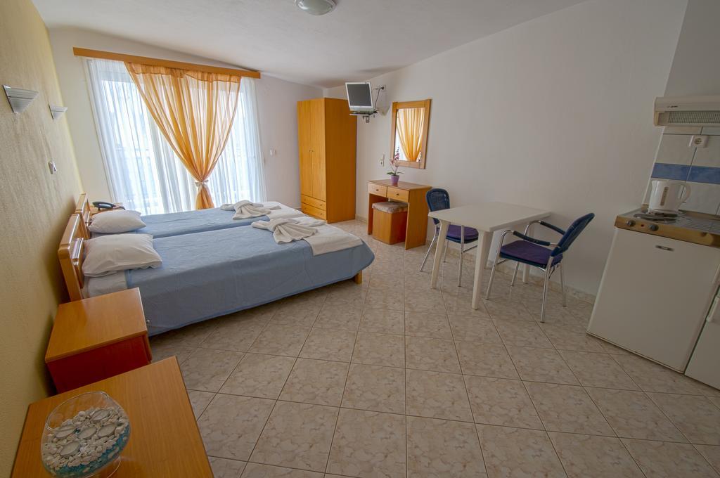Aparthotel Maria Potos