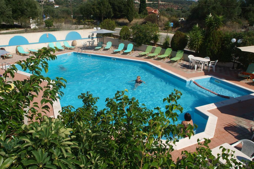 Erietta Aparthotel 3*