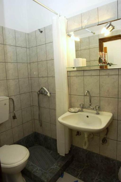 Atlantis Aparthotel 2*