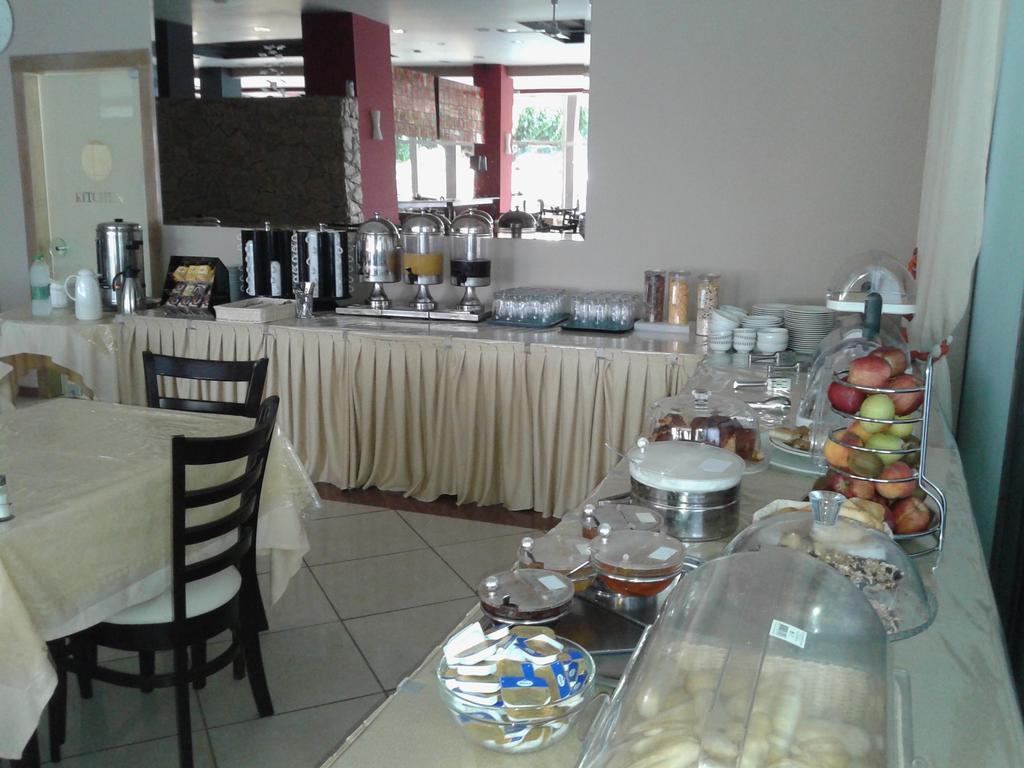 Hotel Evvoiki Akti Politika
