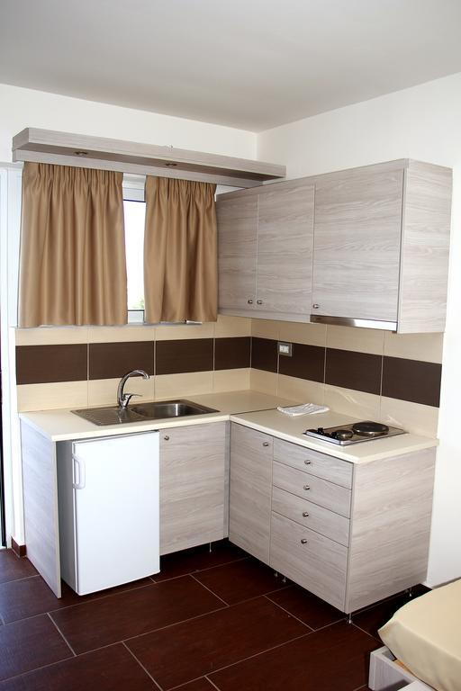 Karavos Aparthotel Archangelos (Rhodes)
