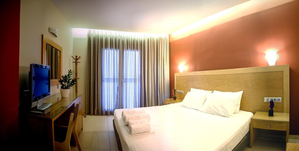 Ionion & Aparthotel