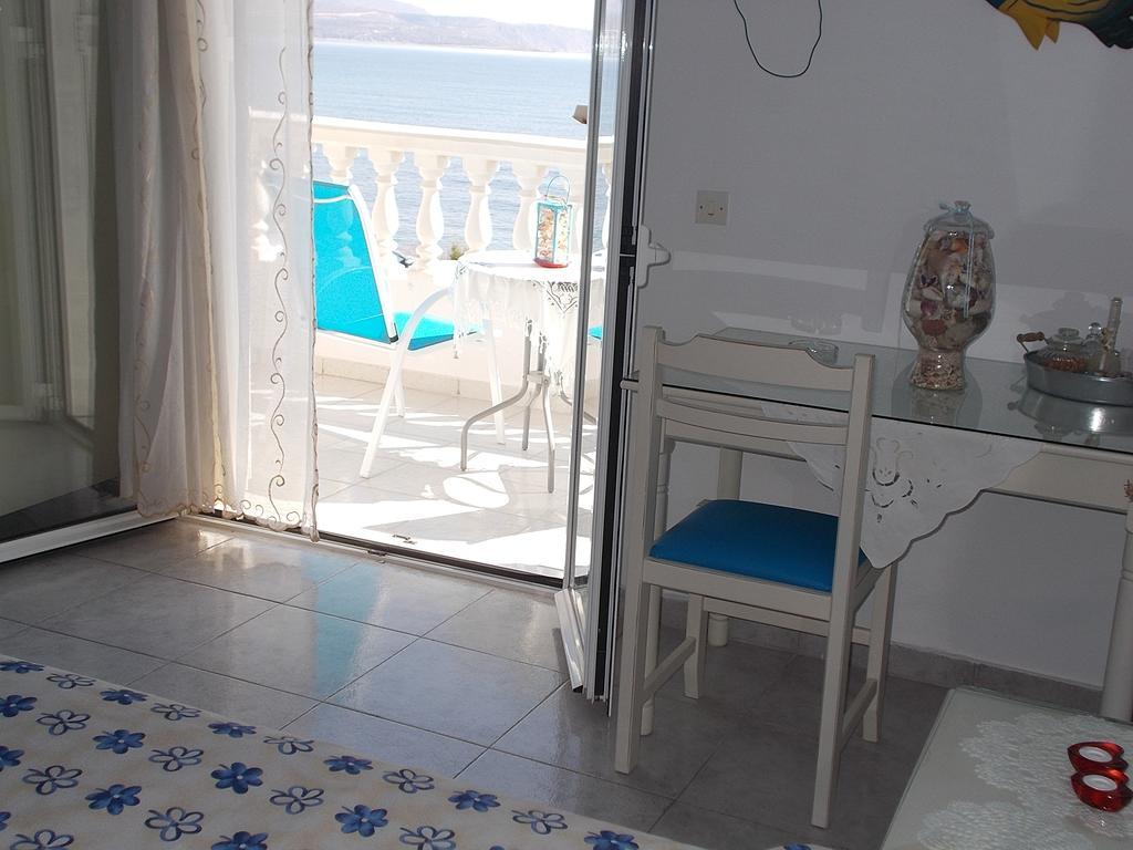 Dimitra's Sea-crafts Boutique * Kalyves