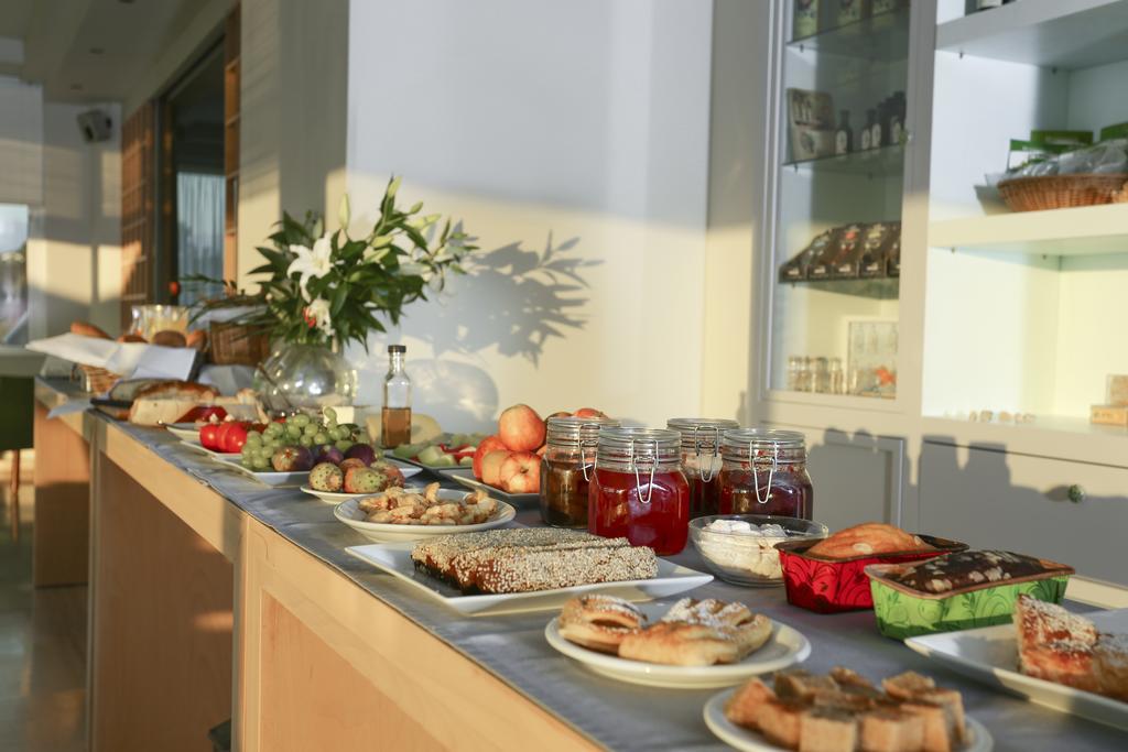 Aparthotel Artina 2*