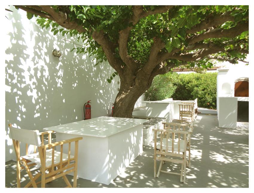 Skyros Apartment