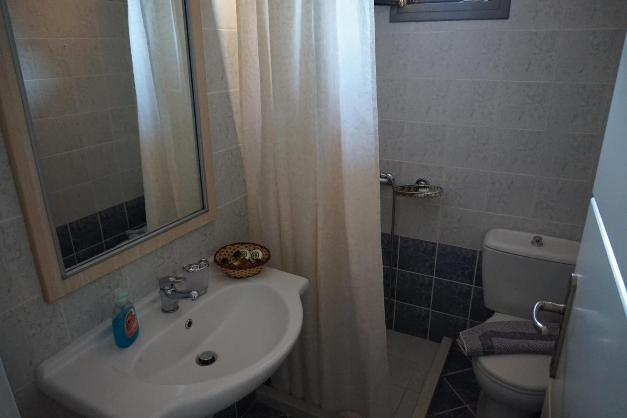 Anna's Studios Apartment Kamena Vourla