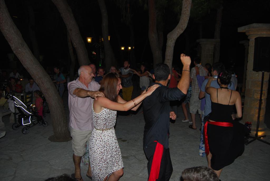 Vasilikos Hotel 2*