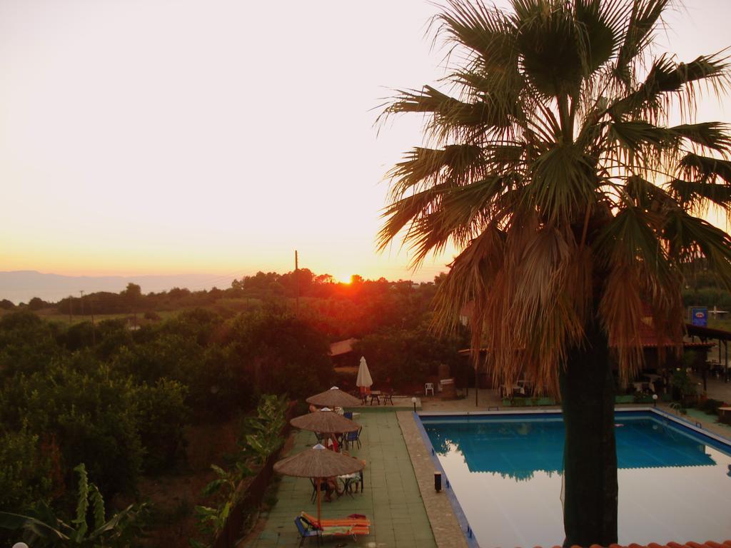 Paradise Hotel 2*
