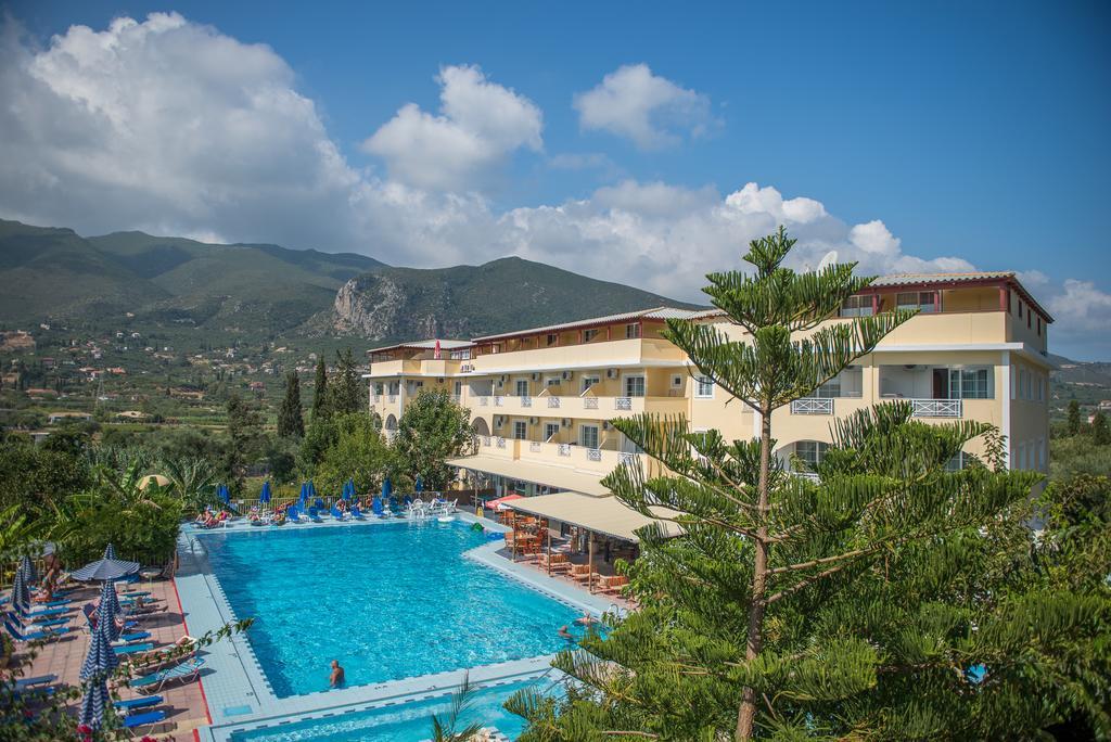 Koukounaria & Hotel 4*