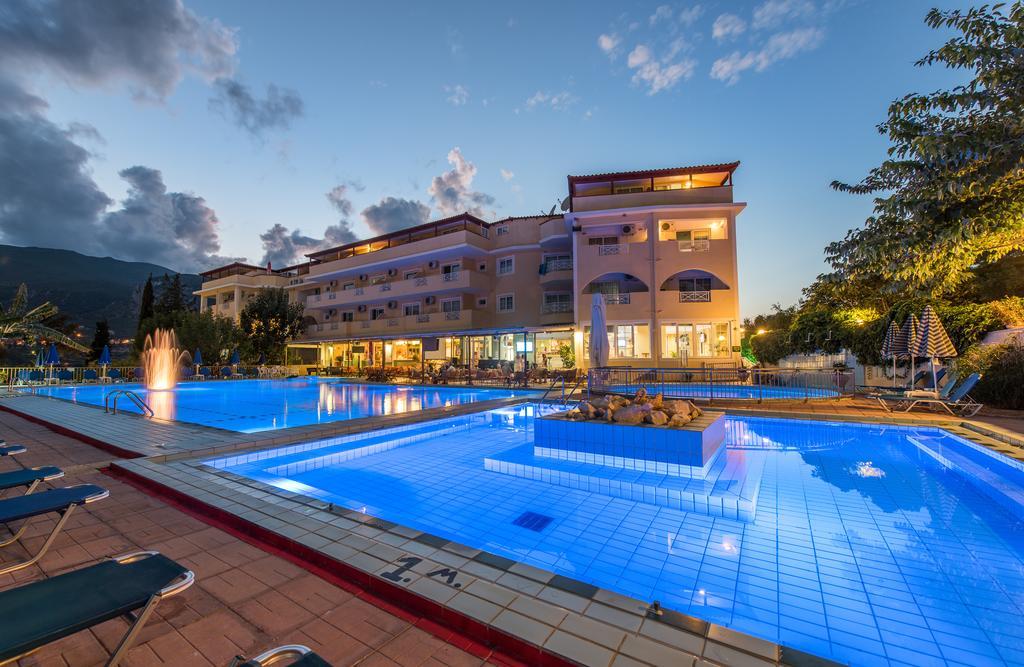 Koukounaria & Hotel