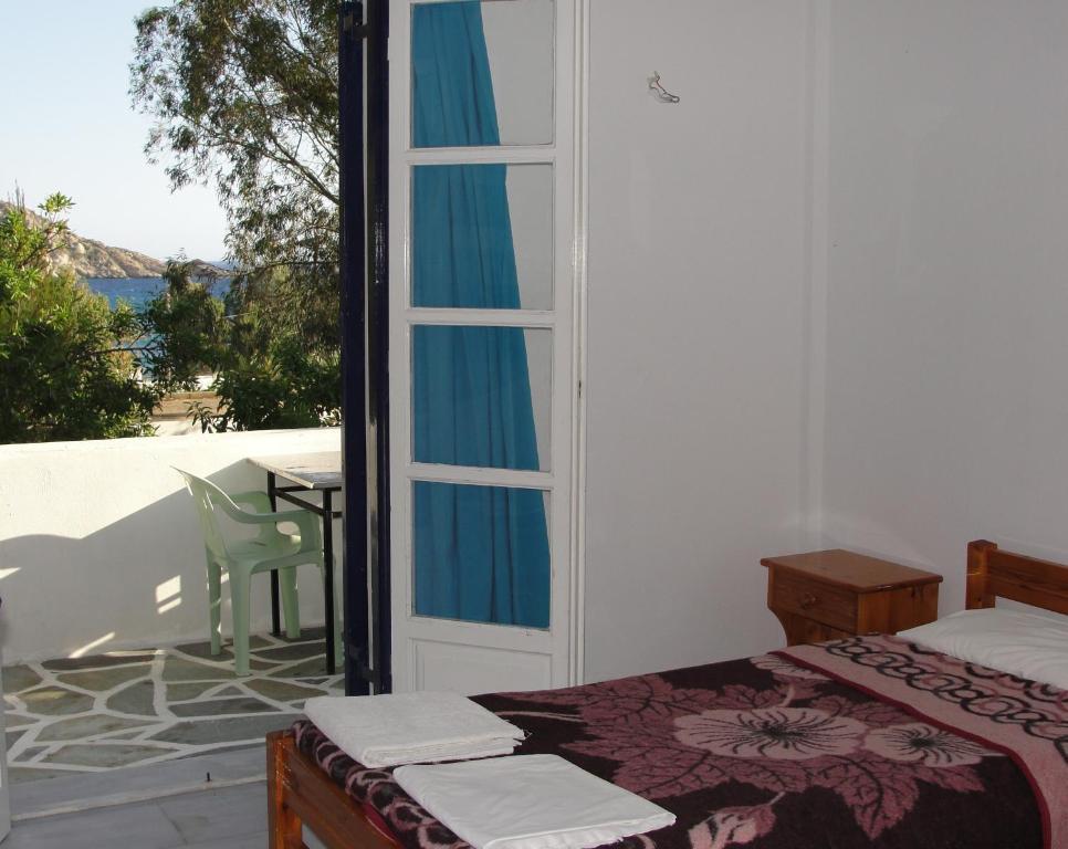 Hostel Purple Pig Stars Camping & Bungalows Mylopotas