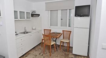 Hotel Triton & 3*