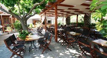 Hotel Triton &