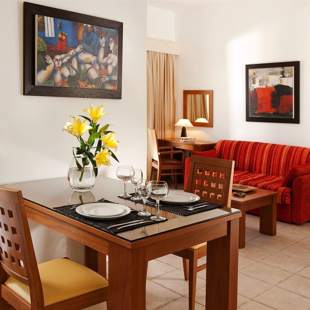 Aparthotel Mouras