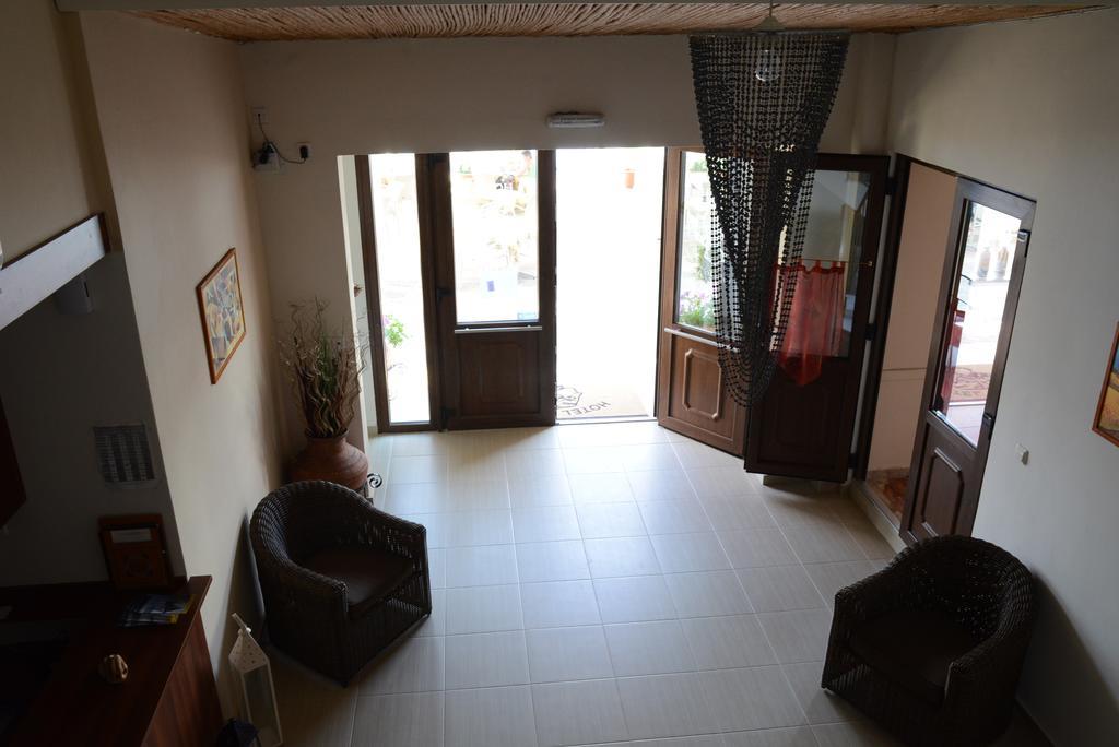 Hotel Sappho 2*