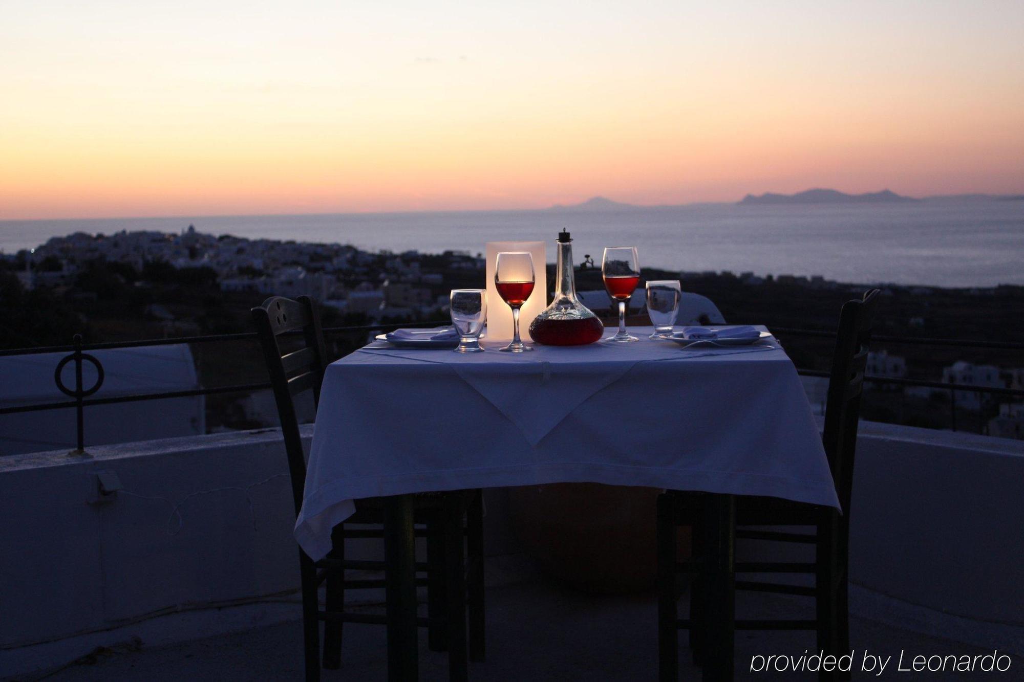 Hotel Memories Foinikia (Santorini)