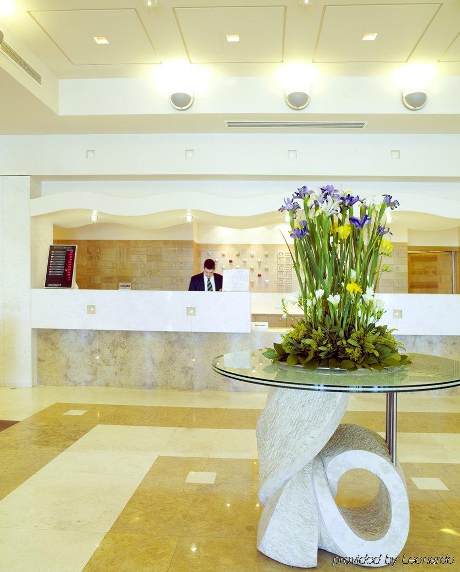 Hotel Attica Av, Airport W. By Ihg