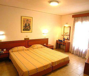 Emily Hotel 2*
