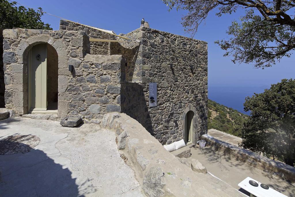 Melanopetra Boutique * Emporeios (Nisyros)